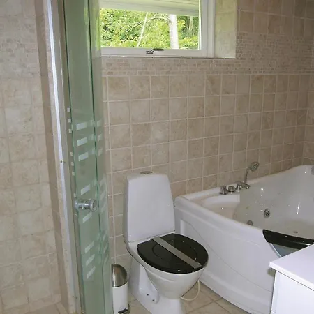 Four-bedroom Holiday In Semesterbostad Dronningmølle