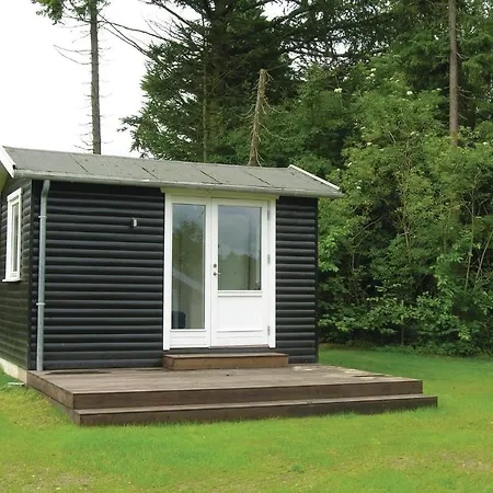 Semesterbostad Four-bedroom Holiday In